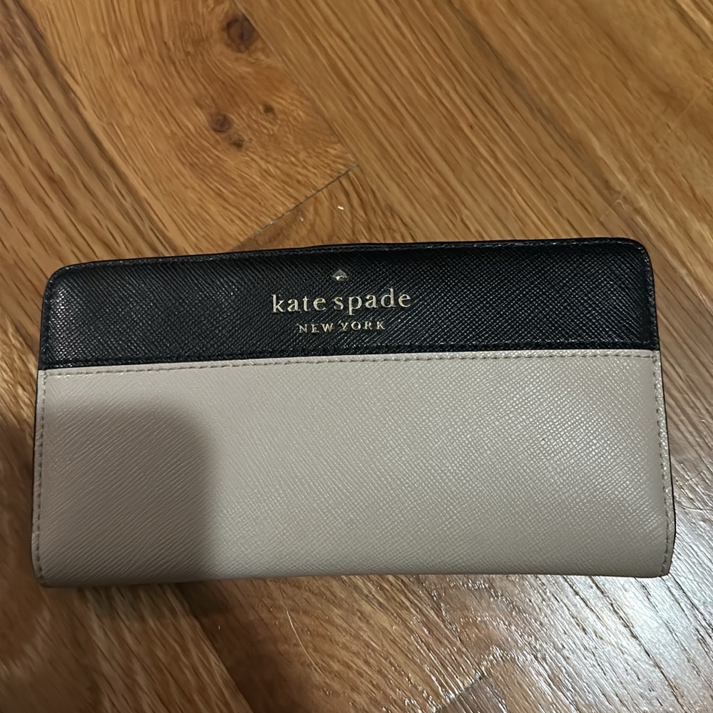 Kate Spade Black and Tan Wallet